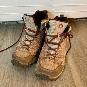 Merrel Hiking Boots (Size 9)